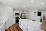562 Greenwood Avenue - Photo 5
