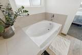 1977 Sherbrook Avenue - Photo 35
