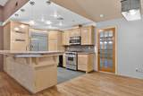 808 Vine Street - Photo 16