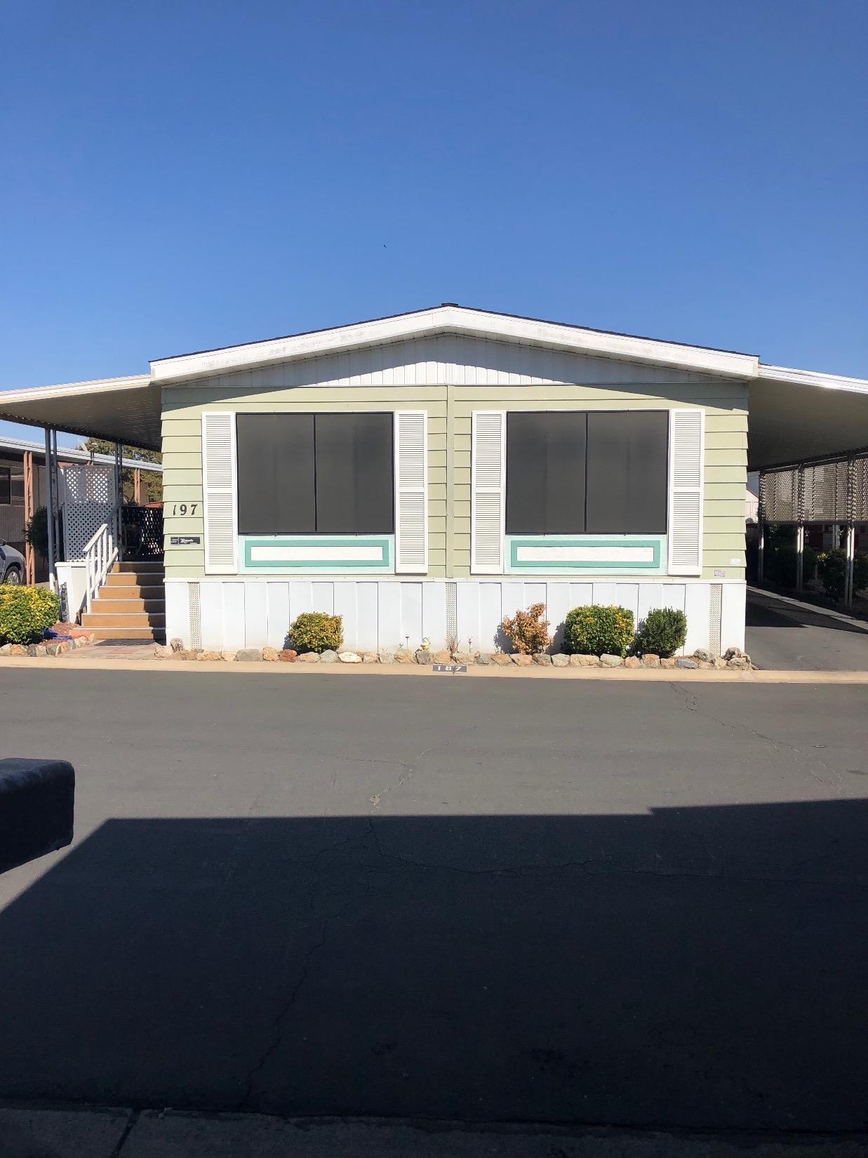 720 Worth Avenue - Photo 1