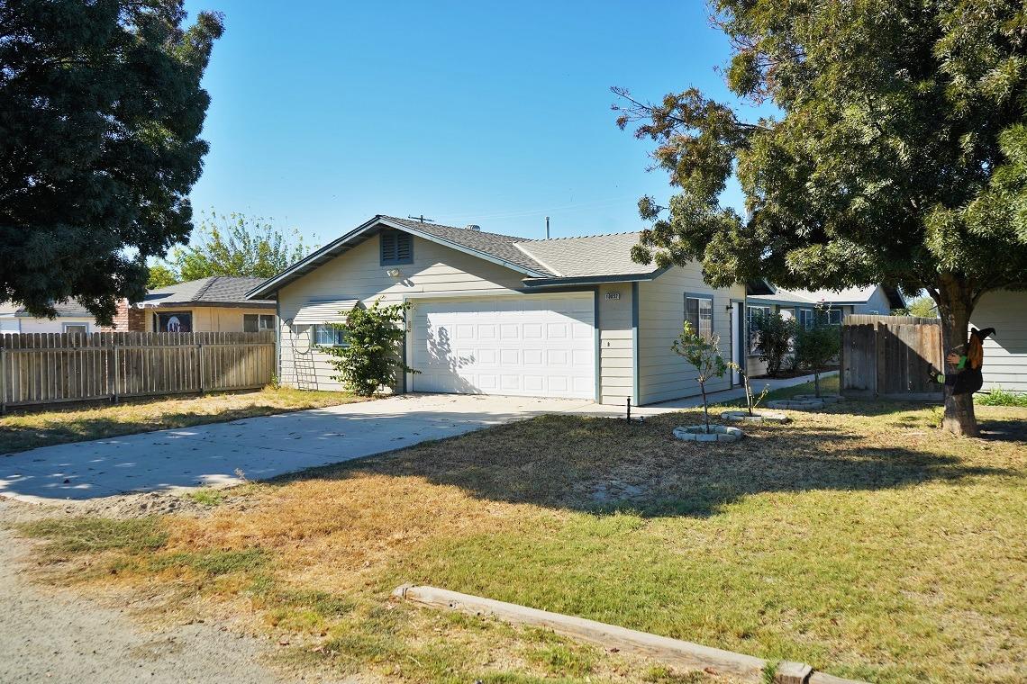 10852 Hamill Street - Photo 1