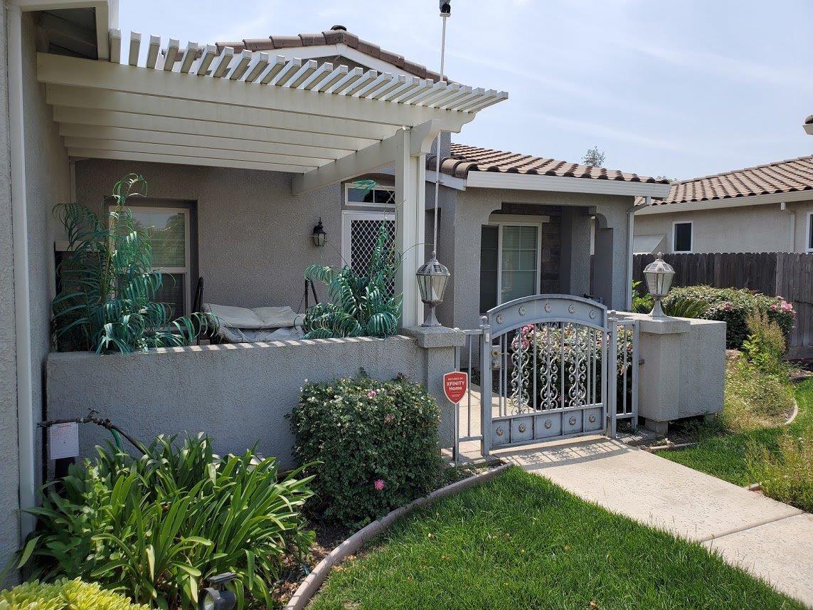 1764 Golden Way - Photo 1
