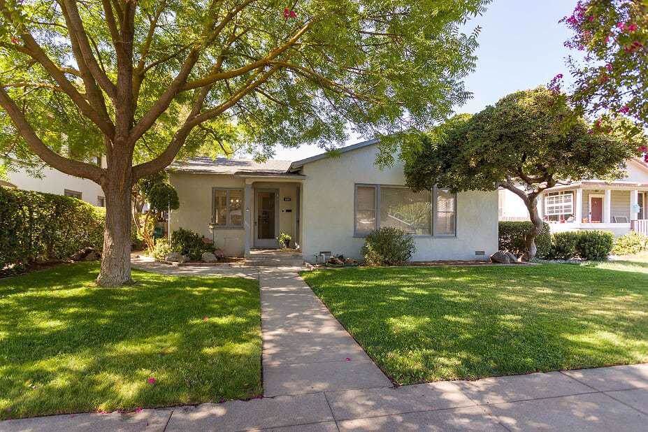 252 D Street - Photo 1