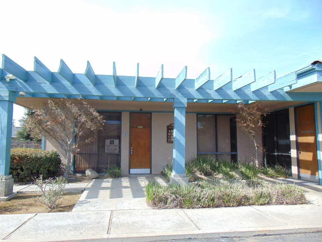2340 Whitendale Avenue - Photo 1