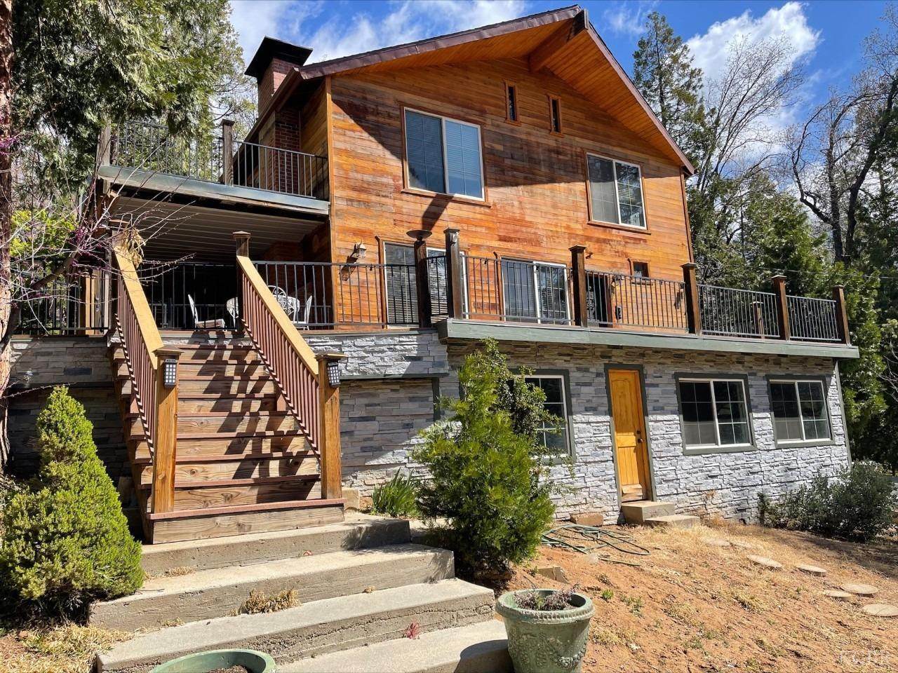 706 Loop Drive - Photo 1
