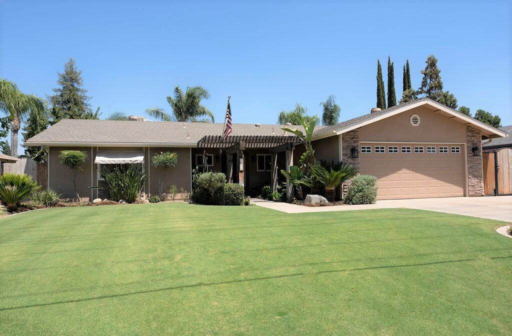 1830 Burke Street - Photo 1