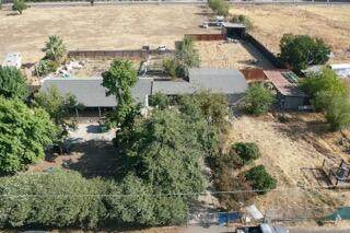 22110 Carson Avenue - Photo 1