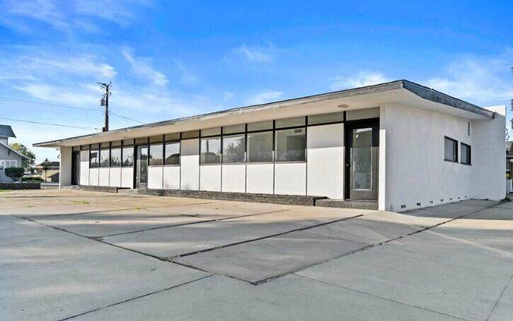90 Thurman Avenue - Photo 1