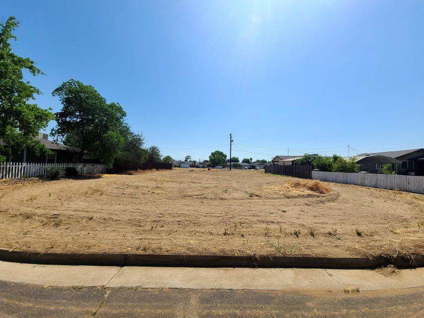 Whitney Avenue - Photo 1