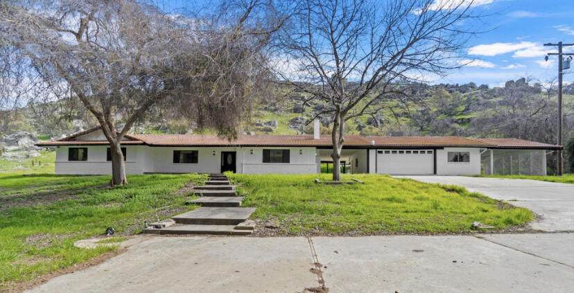 31476 Sierra Drive - Photo 1