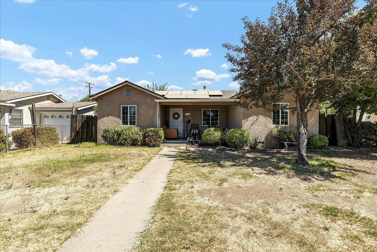 1104 Park Street - Photo 1