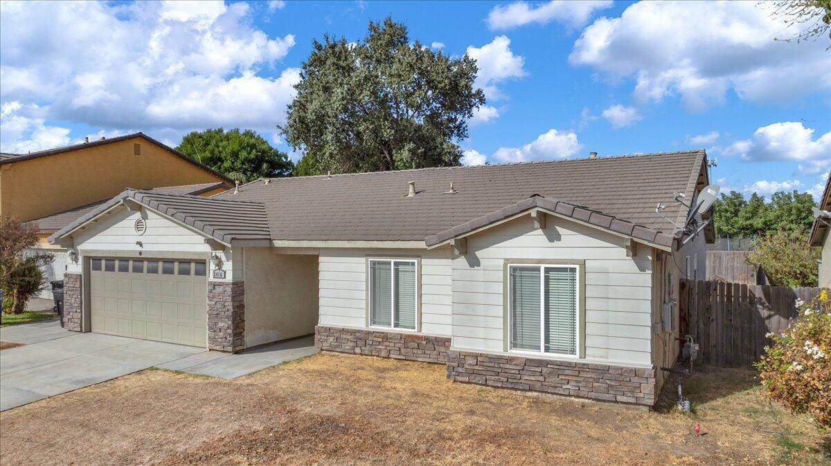 2416 Glacier Way - Photo 1