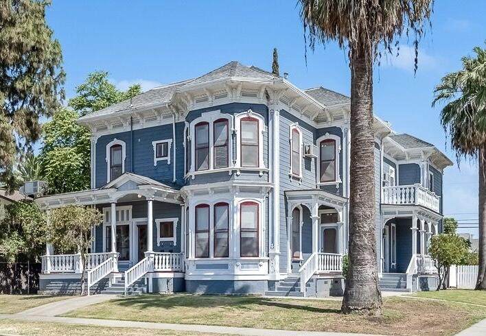 132 10th Street - Photo 1