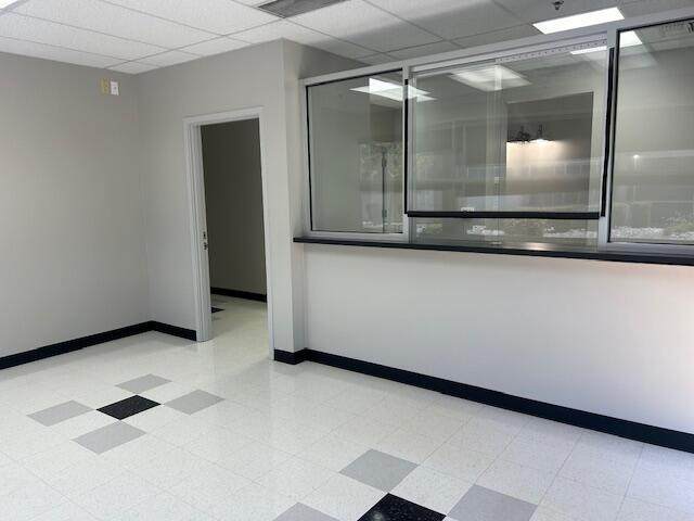 6001 Truxtun Avenue - Photo 1