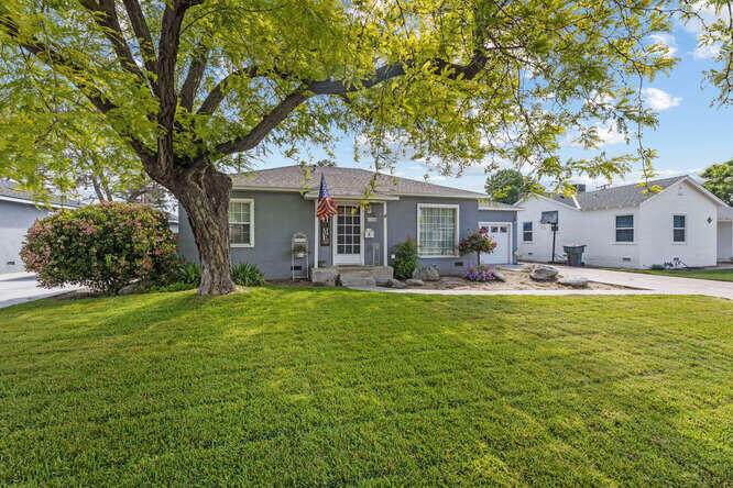 642 Manor Street - Photo 1