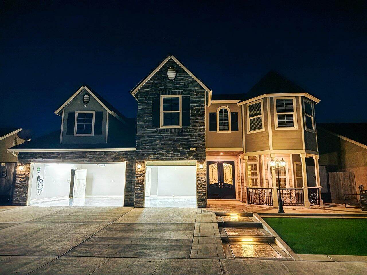 2545 Emerald Bay Avenue - Photo 1