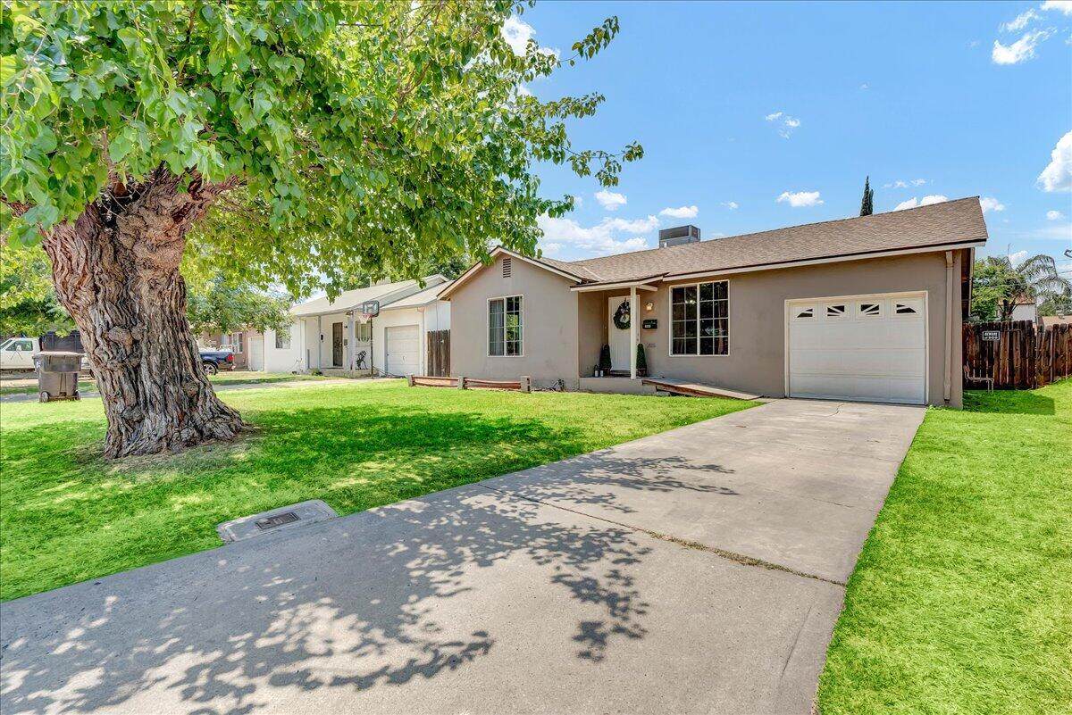 909 2nd Street - Photo 1