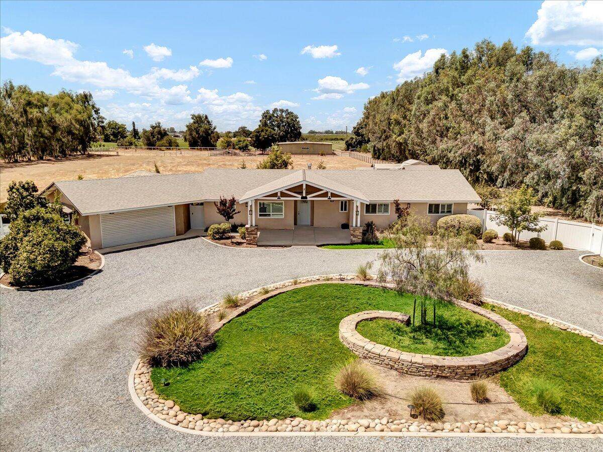 1635 Elberta Road - Photo 1