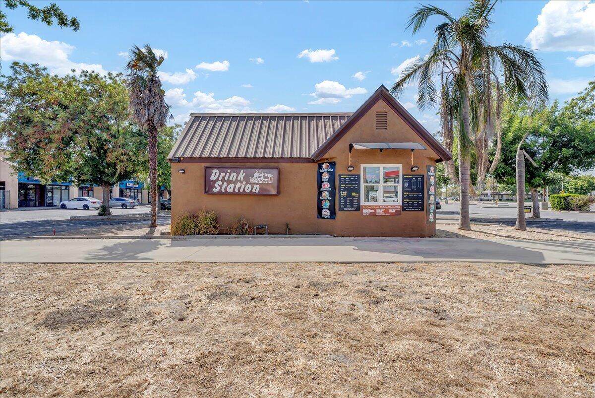 148 11th Ave. - Photo 1