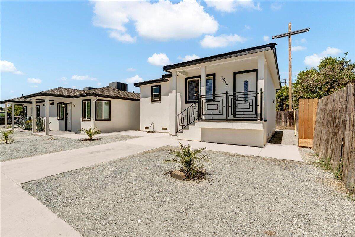 1518 Grove Avenue - Photo 1