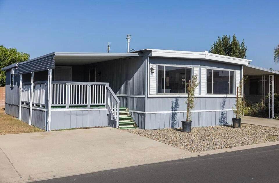 5505-15 Tulare Avenue - Photo 1