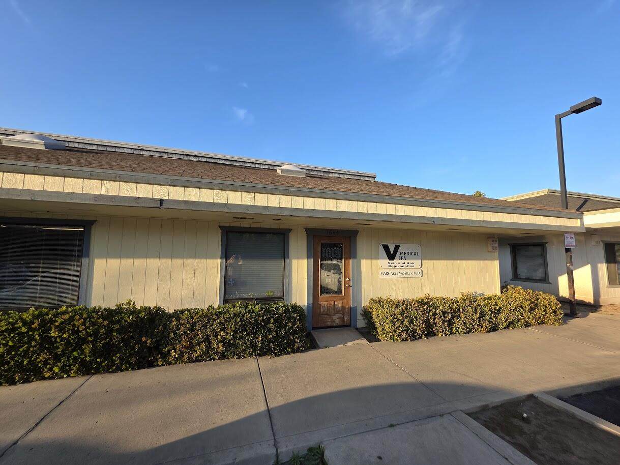 1644 Court Street - Photo 1