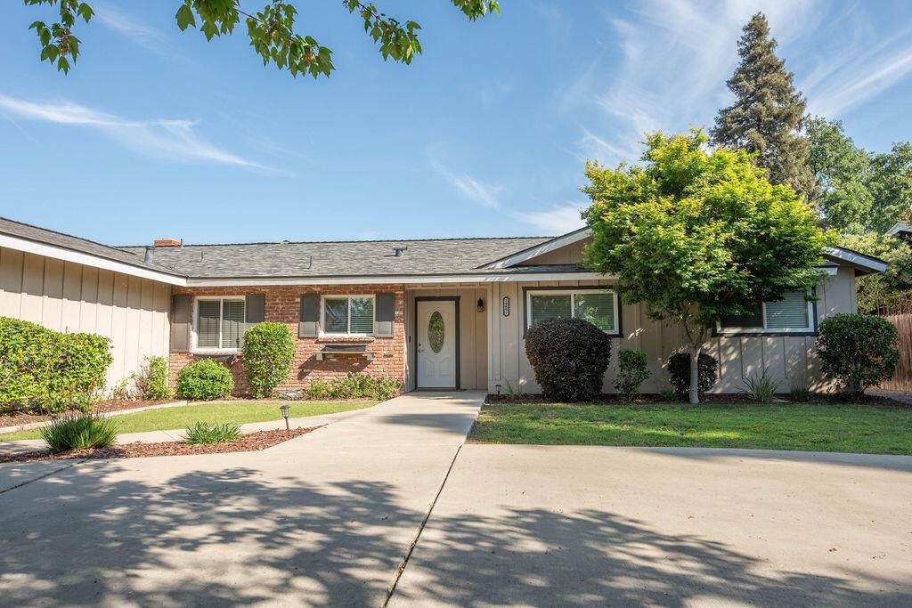14892 Lipson Avenue - Photo 1