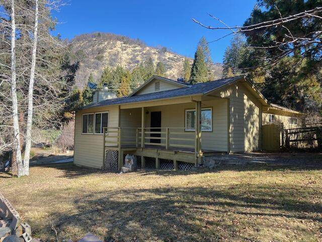206 Cedar Drive - Photo 1