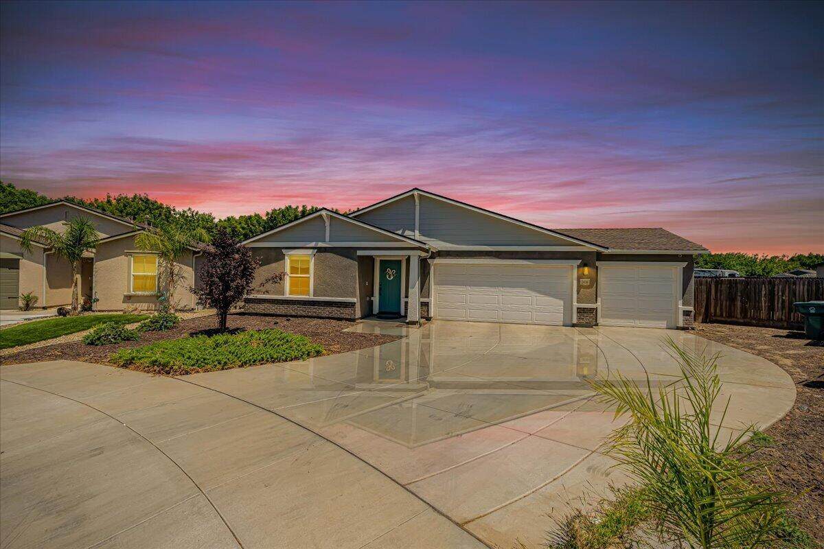 2428 Wolf Creek Place - Photo 1