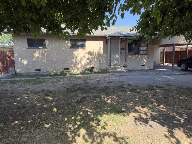 1011 Dairy Avenue - Photo 1