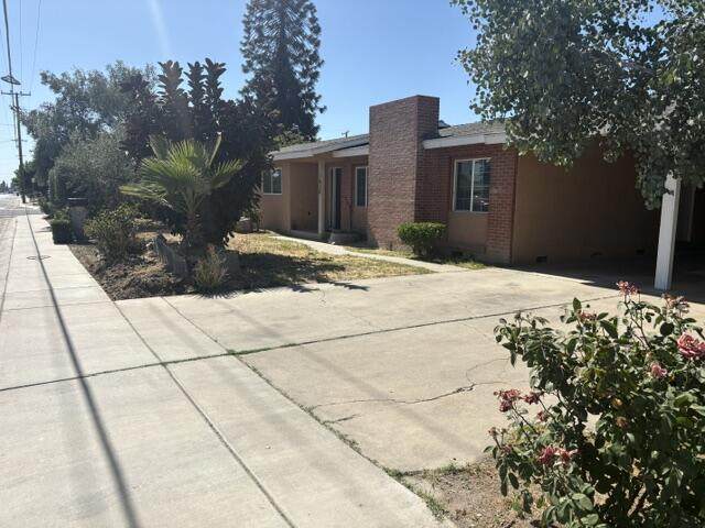 1634 Morton Avenue - Photo 1