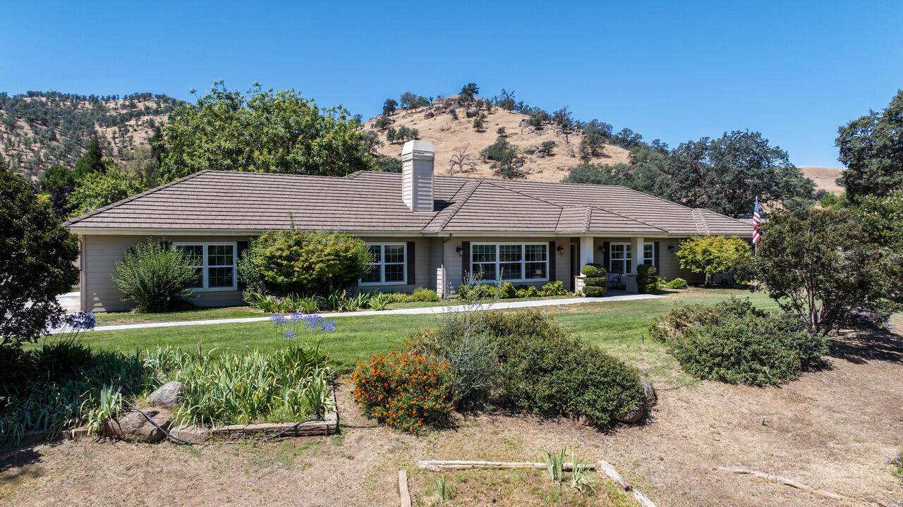 16657 Thomas Drive - Photo 1