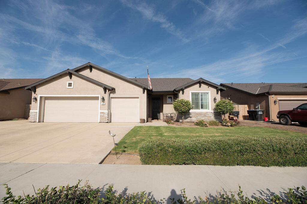 119 Denton - Photo 1