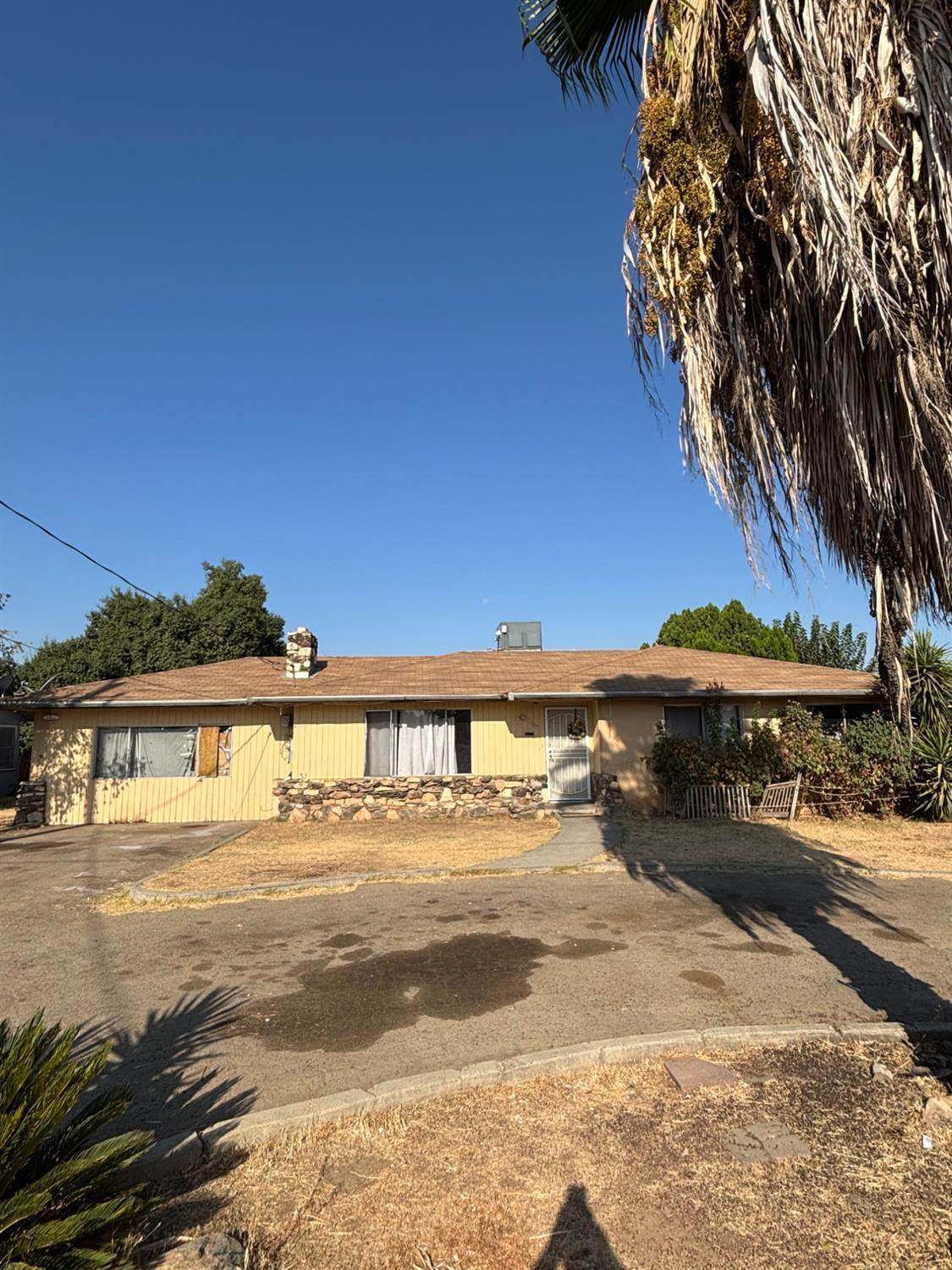 1555 College Avenue - Photo 1