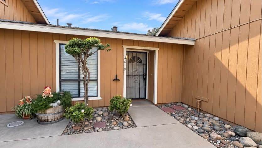 4619 School Avenue - Photo 1