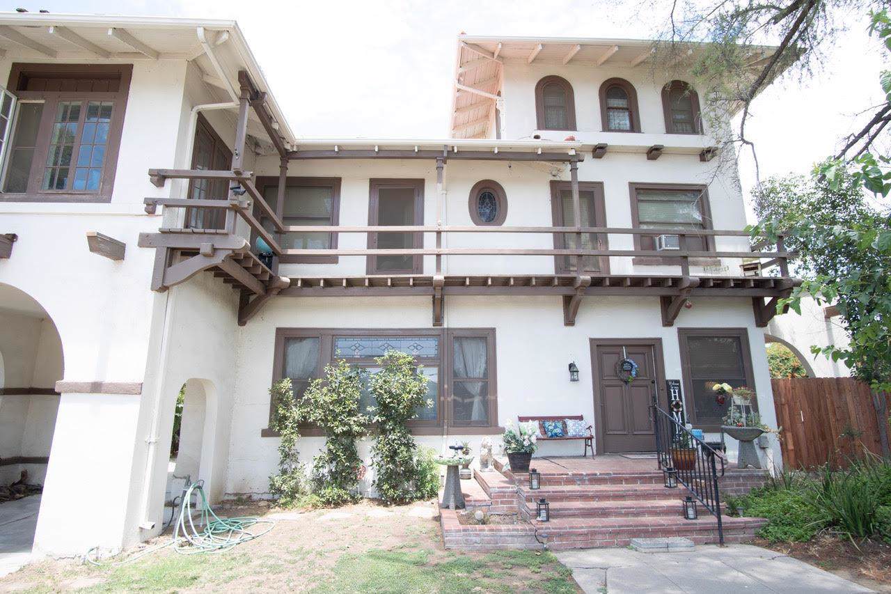 388 Oak - Photo 1