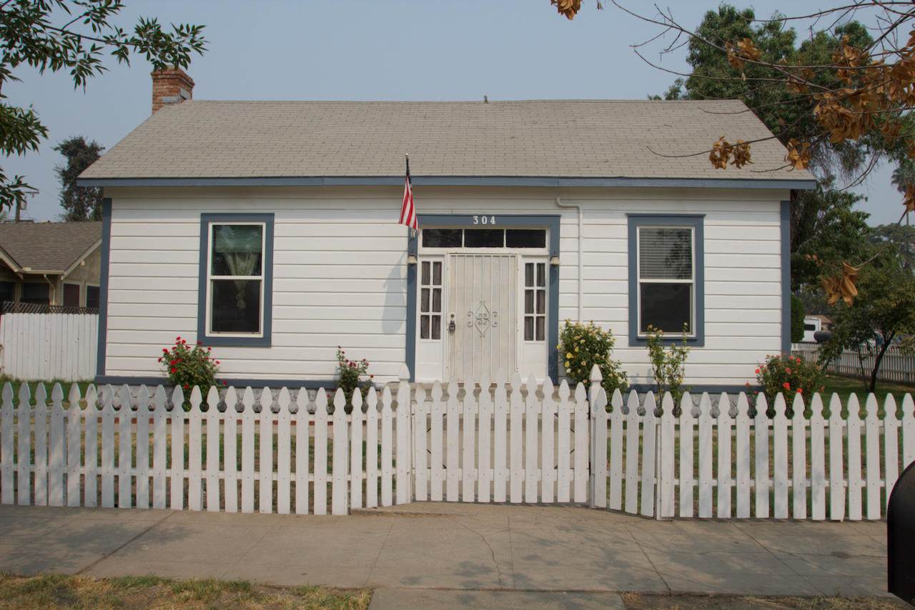 304 Tulare Avenue - Photo 1