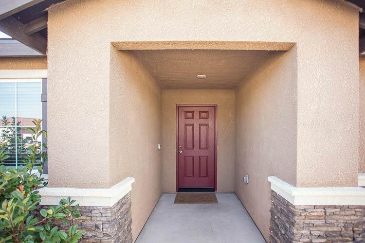 838 Perez Avenue - Photo 1