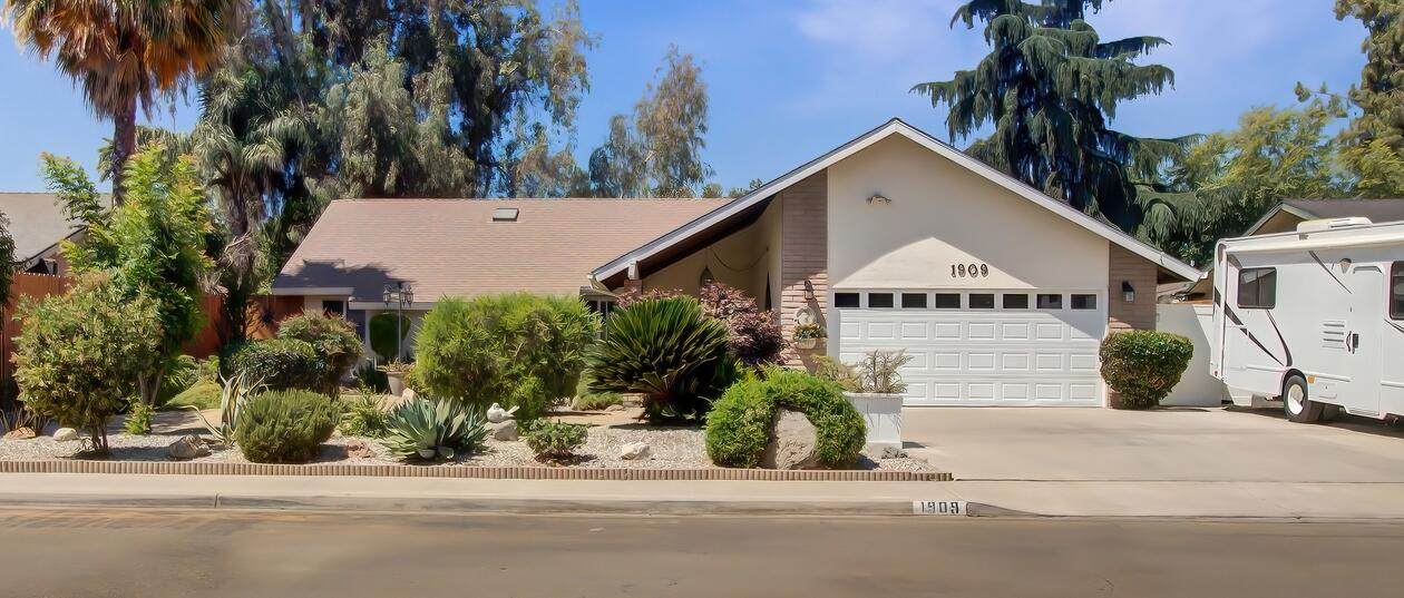 1909 Hillcrest Drive - Photo 1