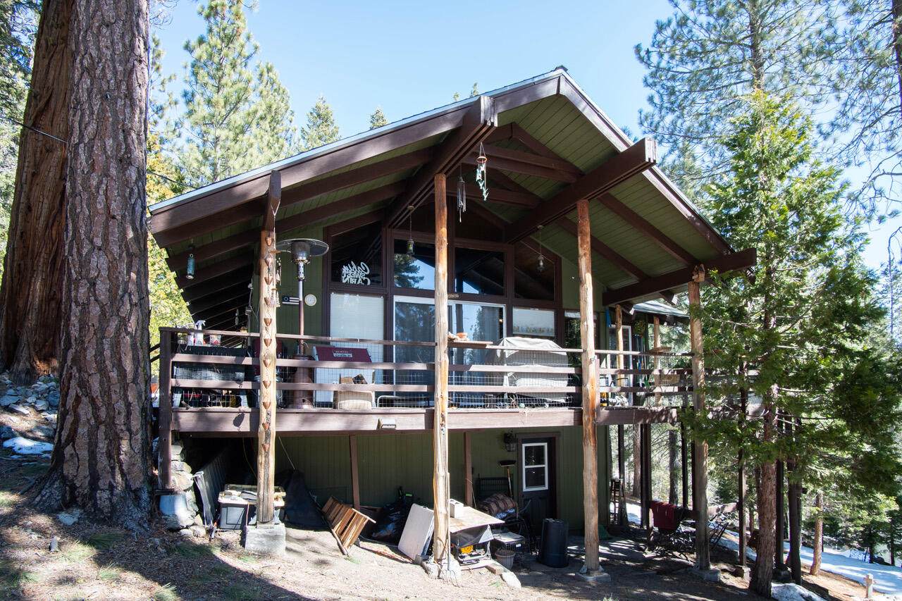 57524 Crest Drive - Photo 1