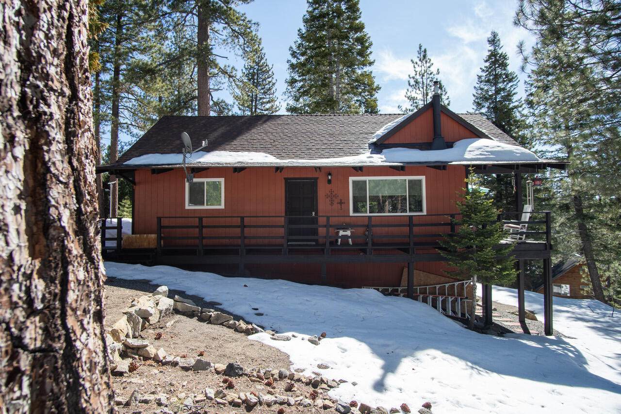 57542 Crest Drive - Photo 1