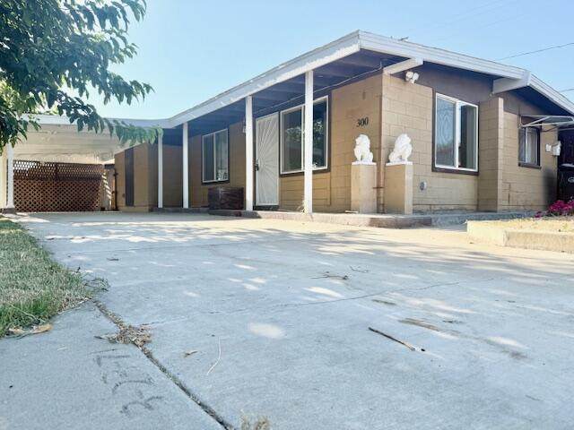 300 Peach Drive - Photo 1