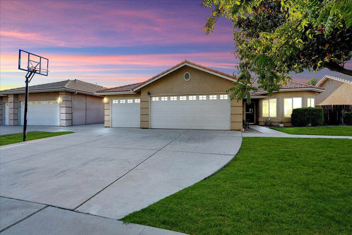 525 Mallard Avenue - Photo 1