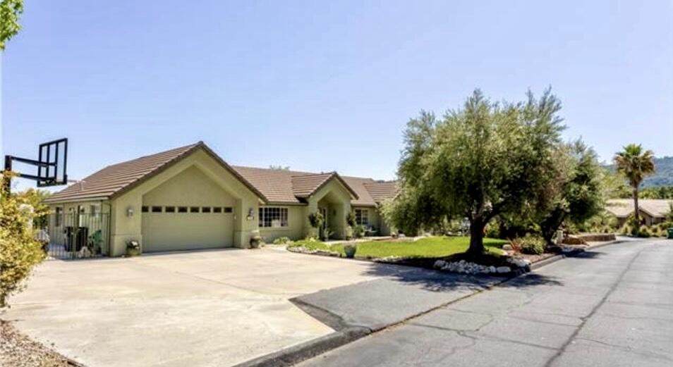 155 Eagle Creek Court - Photo 1