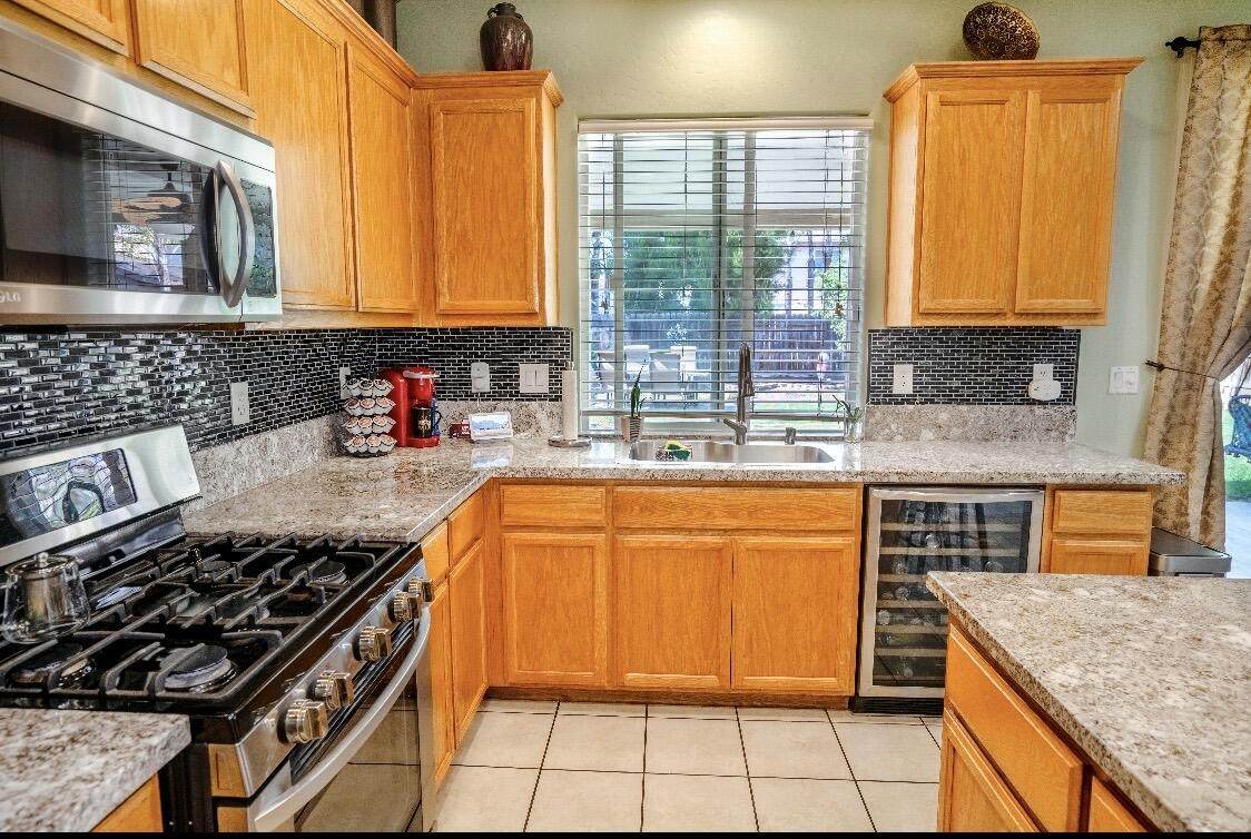 2954 Delta Avenue - Photo 1