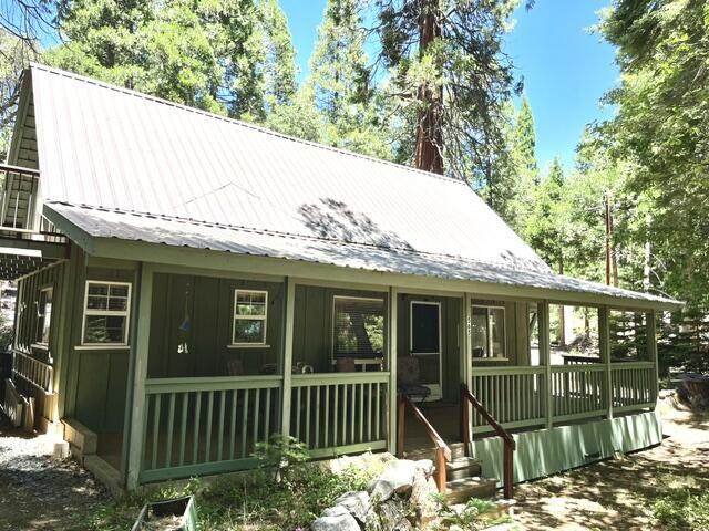 565 Trails End - Photo 1