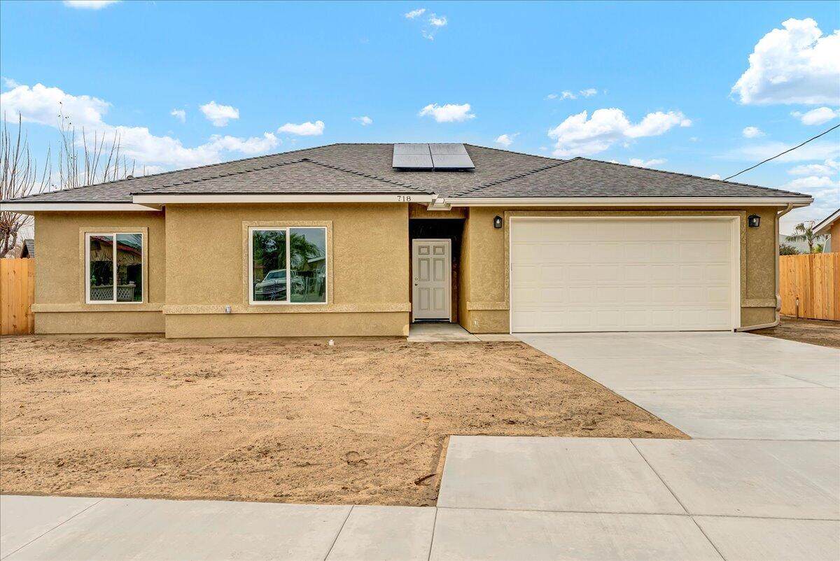 718 La Vida - Photo 1