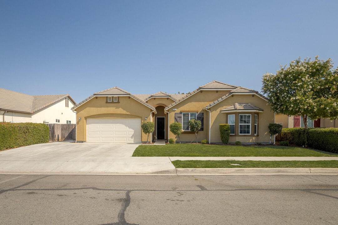3542 Oakridge Avenue - Photo 1