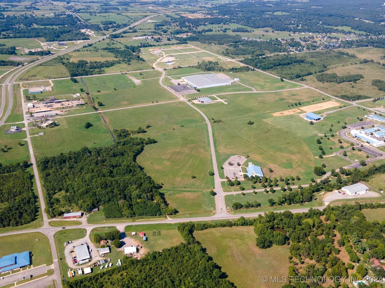 401 Airport Parkway - Photo 1