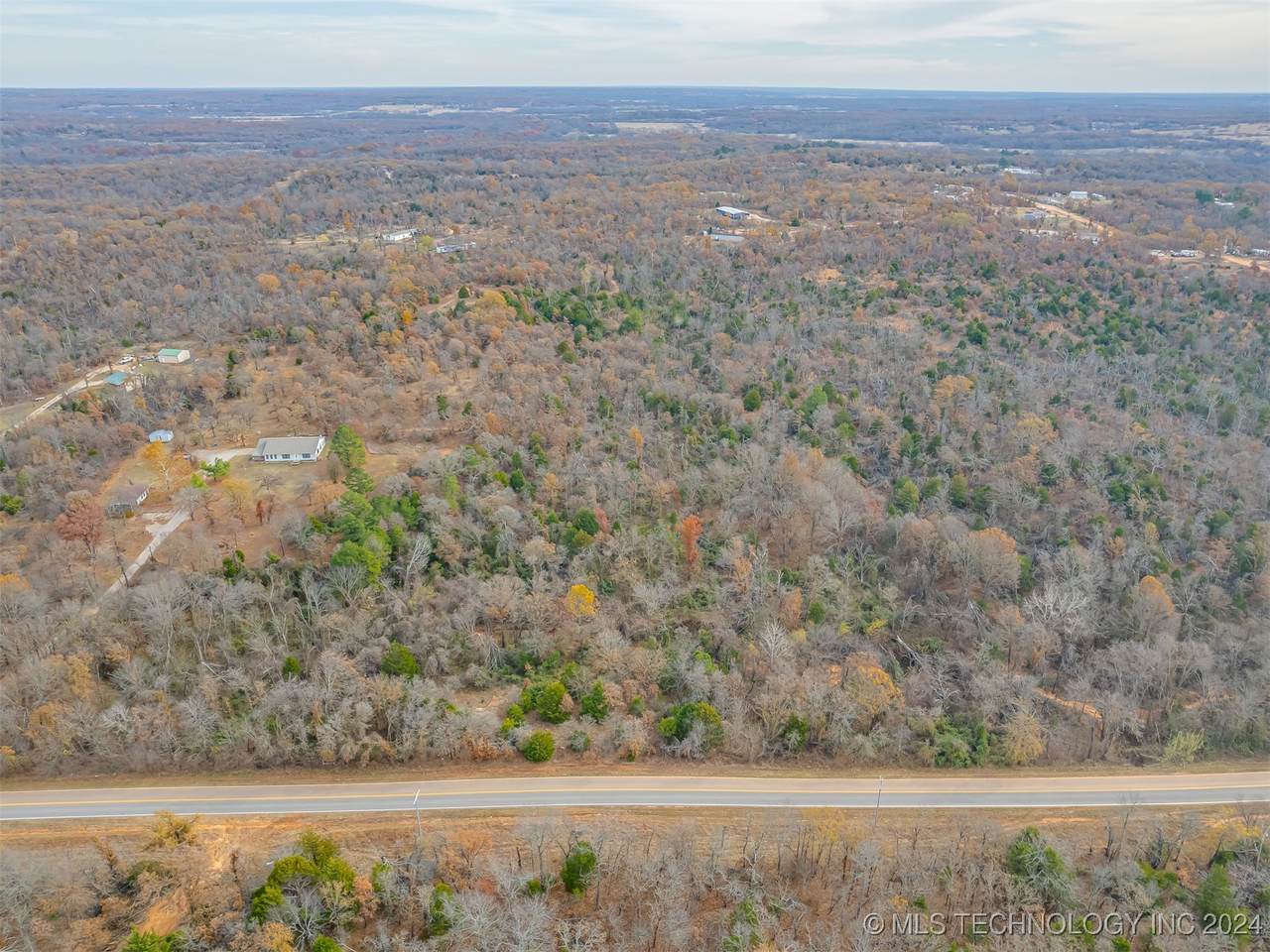 7 192nd Avenue - Photo 1